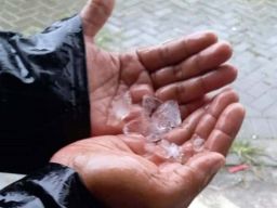 Hujan Es Landa Kabupaten Mojokerto