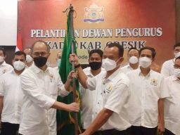 Resmi Dilantik, Pengurus Kadin Gresik Diharap Menjiwai Semangat Sumpah Pemuda