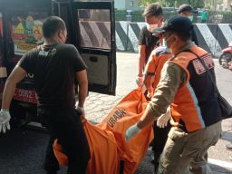 Pria Ditemukan Tewas Tengkurap dalam Selokan di Surabaya
