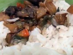 Mencicipi Lezatnya Bekamal, Olahan Daging Fermentasi Suku Osing di Banyuwangi