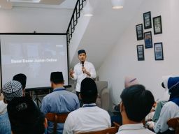 Delva Digital Ajarkan Santri Berwirausaha dan Marketing
