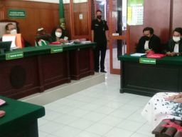 Stella Monica Dituntut Setahun Penjara, Ini Respon Kuasa Hukum L'Viors
