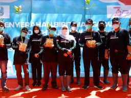 Antisipasi Perubahan Iklim, Khofifah Tanam Mangrove di Pesisir Banyuwangi