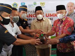 Menkop UKM dan Bupati Gresik Lepas Ekspor Mangga ke Singapura