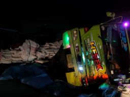 Motor Dihantam Truk Rem Blong di Pasuruan, Pengendara Meninggal