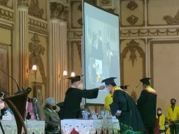999 Mahasiswa Ubhara Surabaya Diwisuda, Begini Harapan Rektor