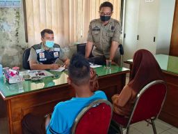 2 Pelajar SMA Pasuruan Digerebek Warga Saat Berbuat Mesum di Lapangan