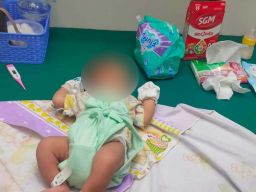 Terlihat Motor Misterius Sebelum Bayi dalam Kardus itu Ditemukan di Kota Madiun