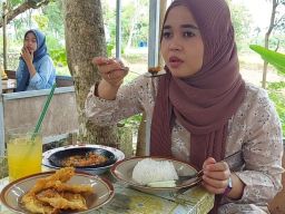 Mencicipi Belut Blukuthuk, Kuliner Unik Bojonegoro di Tengah Area Persawahan