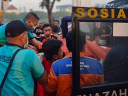 Remaja Tewas di Danau Unesa Sempat Keluar dari Mobil untuk Selamatkan Diri