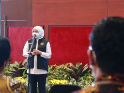 Khofifah Minta Kasus Penganiayaan Pelajar Putri di Kota Malang Diusut Tuntas