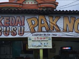 Nongkrong Sehat Ala Kedai Susu Pak No di Pacet Mojokerto