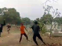 Pilihan Pembaca: Konten Duel Carok di Pasuruan dan Pria Tewas Terjepit