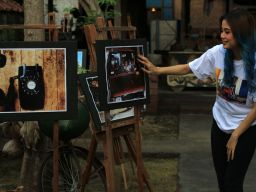 Foto: Pameran Fotografi Analog Berkonsep Fashion Show