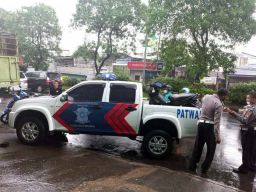 Pelajar SMK di Surabaya Tewas Kecelakaan saat Hujan Mengguyur