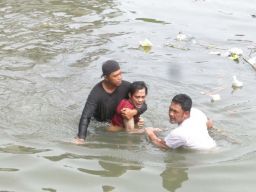 Hindari Kejaran Polisi, Pelaku Narkoba di Sidoarjo 3 Jam Sembunyi Bawah Jembatan