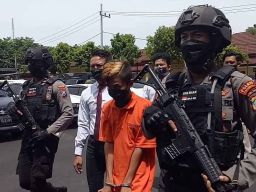 Dua Pembacok Pemilik Warkop di Pasuruan Ditangkap, Sandal dan CCTV Jadi Petunjuk