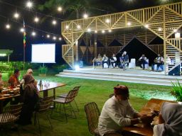 Seru! Bupati Banyuwangi: Hibur Wisatawan Sekaligus Berdayakan Seniman