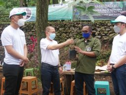 Tanam Seribu Cemara di Kaki Gunung Welirang saat Hari Menanam Nasional