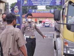 Terlibat Aksi Truk Oleng Demi Konten, Sopir di Mojokerto Diperiksa Polisi