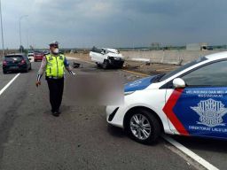 Pilihan Pembaca: Tubuh Vanessa Angel Keluar Mobil, Truk Tangki Tabrak Warung