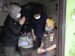 Jumat Barokah, Wali Kota Mojokerto Sambangi Veteran Perang