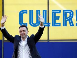 Gantikan Ronald Koeman, Xavi Hernandes Janji Angkat Performa Barcelona