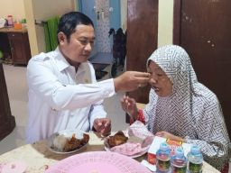 Cara Bupati dan Wabup Lamongan Peringati Momen Hari Ibu