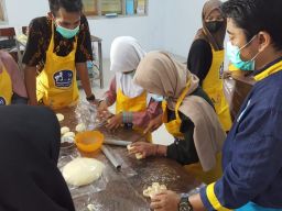 Bogasari Latih Pengurus 20 Pondok Pesantren Usaha Makanan