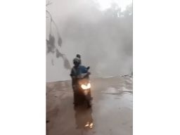 Erupsi Semeru, Polres Malang Halau Pengendara yang Menuju Lumajang