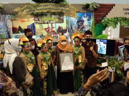 Khofifah Dorong Pelaku Usaha Beri Ruang Bagi ABK dan Lulusan SLB