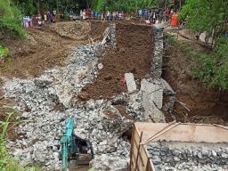 DPUPP Putus Kontrak Pelaksana Proyek Jembatan Ambrol di Ponorogo