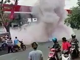 Motor Jadul Terbakar di Kota Probolinggo, Pengendara Terluka