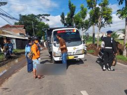Pemotor di Malang Tewas Tertabrak Truk saat Lintasi Jalan Berlubang