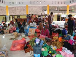 Pengungsi Erupsi Semeru Butuh Bantuan Perlengkapan Bayi