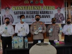 Gerebek Dua Rumah di Ngawi, Polisi Sita 3.000 Liter Arak Jowo