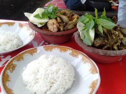 Cicipi Sambel Wader, Kuliner Khas Mojokerto di Kawasan Wisata Sejarah Trowulan