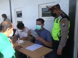 Ratusan Sopir di Terminal Arjosari Malang Jalani Tes Urine