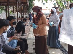 Peringati Hari HAM, Siswa SMA di Gresik Sosialisasikan Stop Bullying