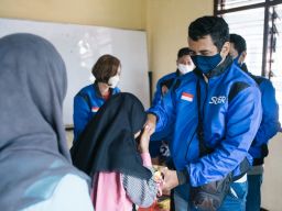Super Agen Berbagi dengan Anak Yatim Piatu di Surabaya