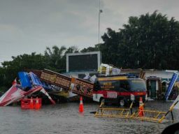 Tenda Pos Operasi Lilin Kota Pasuruan Roboh Diterjang Hujan Angin