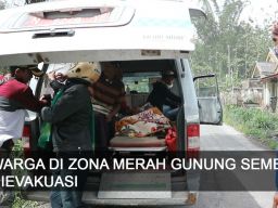 Video: Warga di Zona Merah Gunung Semeru Dievakuasi