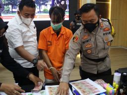Polres Pacitan Gerebek Rumah Produksi Uang Palsu di Majalengka