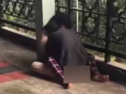 Polisi Bina Sepasang Remaja yang Tertidur Berpelukan di Alun-alun Gresik