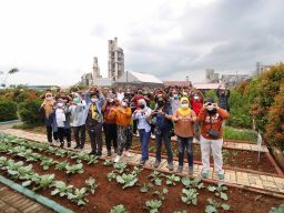 SIG Kenalkan Teknologi Ramah Lingkungan Melalui Program Plant Visit Jurnalis