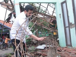 Atap Gedung Aula Kelurahan Jrebeng Lor Kota Probolinggo Ambruk, Dibangun 2022