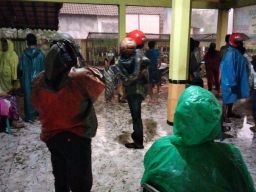 Semeru Erupsi, Ratusan Warga Desa Sumberwuluh Lumajang Mengungsi