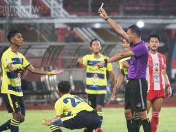 Foto: Ahmad Romadhon, Sosok Wasit Tegas di Liga 3 Jatim