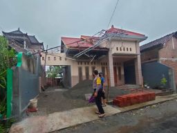 Antena Pemancar Radio di Ponorogo Ambruk, 2 Rumah Rusak