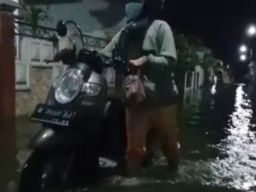 Banjir Rob Terjang Desa Banyuwangi Gresik, Ratusan Rumah Sempat Terendam